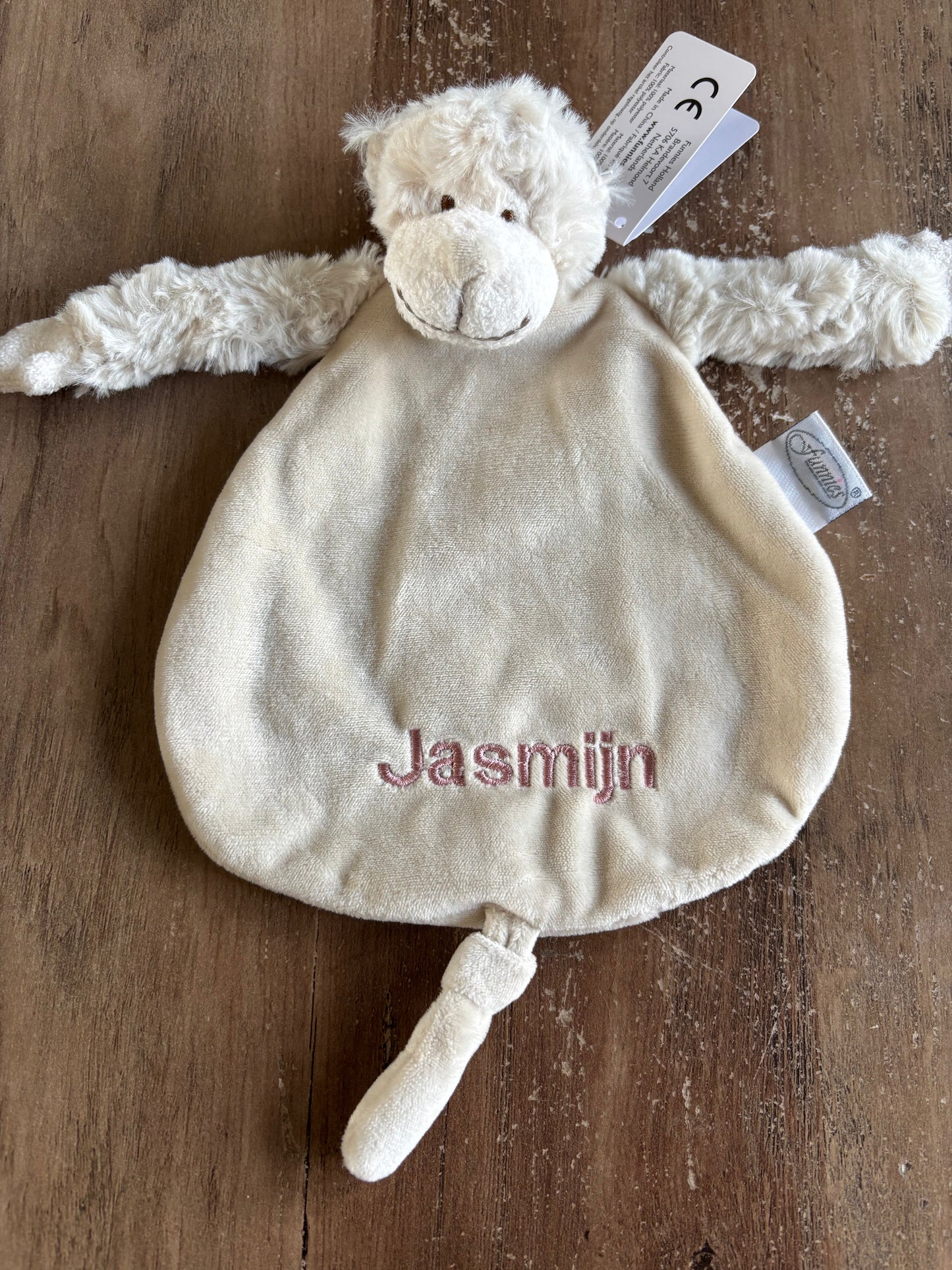 Tutdoekje/knuffeldoekje slingeraapje met geborduurde naam ByMVcrafts
