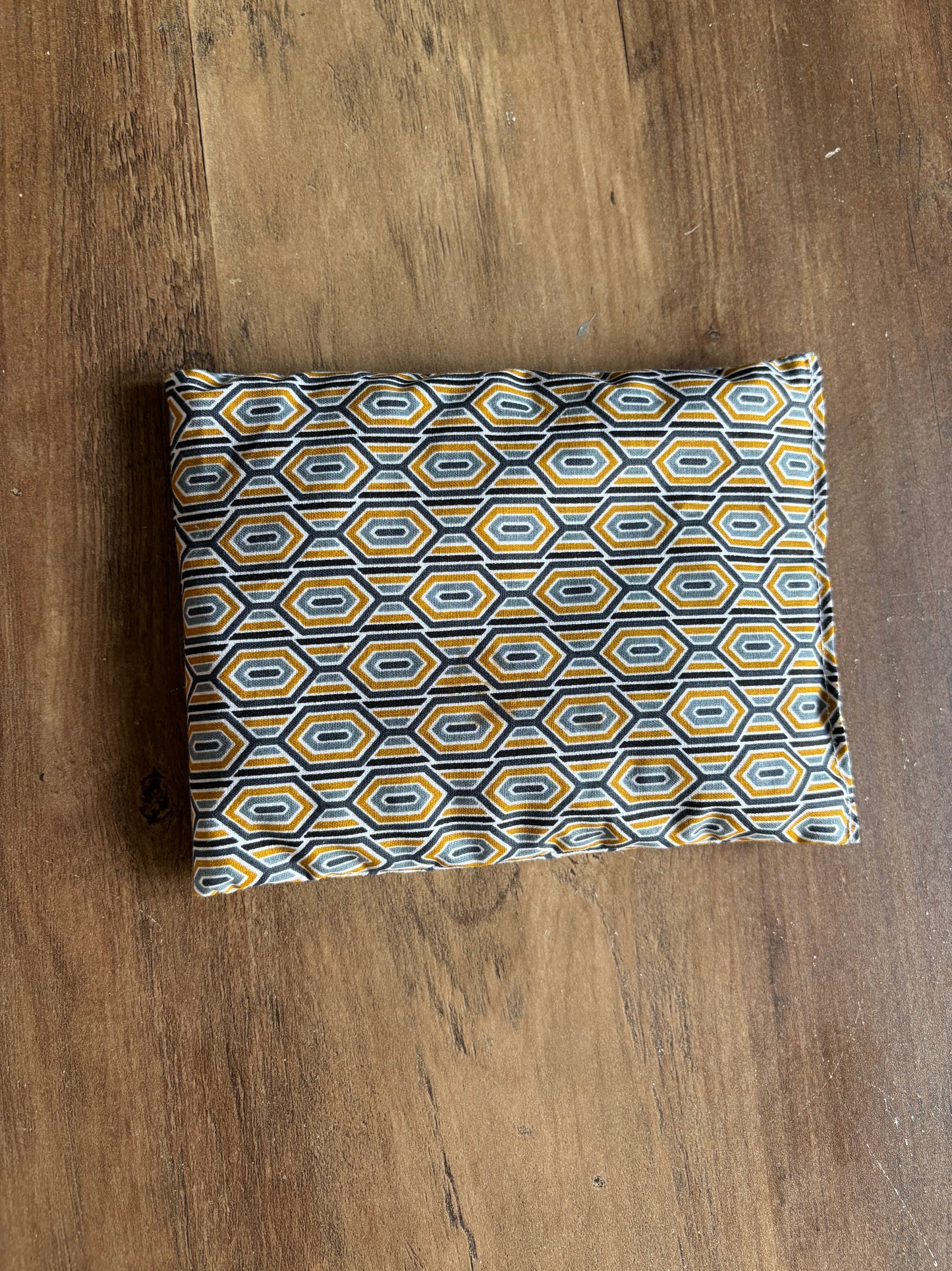 Kersenpit kussen Hand ByMVcrafts